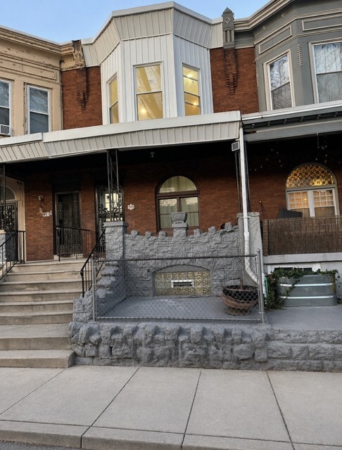property at 919 S 50th St