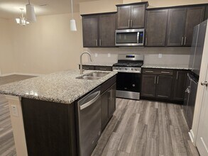 883 Falls Grove Trl in High Point, NC - Building Photo - Building Photo