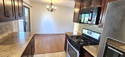 2349 S Bentley Ave in Los Angeles, CA - Building Photo - Building Photo