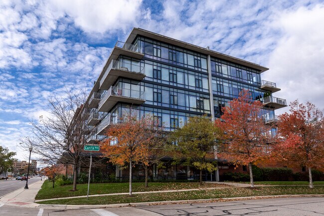 101 Curry Ave, Unit 422 in Royal Oak, MI - Building Photo - Building Photo