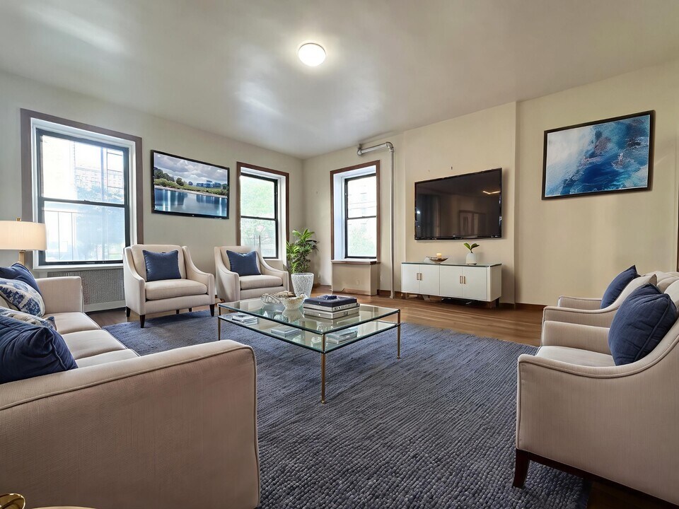 240 W 104th St in New York, NY - Building Photo