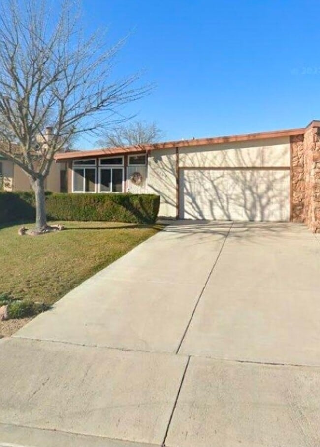 property at 1805 Southview Cir