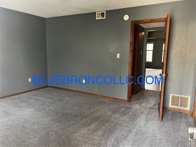 173 NW Vesper St in Blue Springs, MO - Building Photo - Building Photo