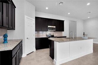 9708 Evening Canopy Dr in Manor, TX - Building Photo - Building Photo