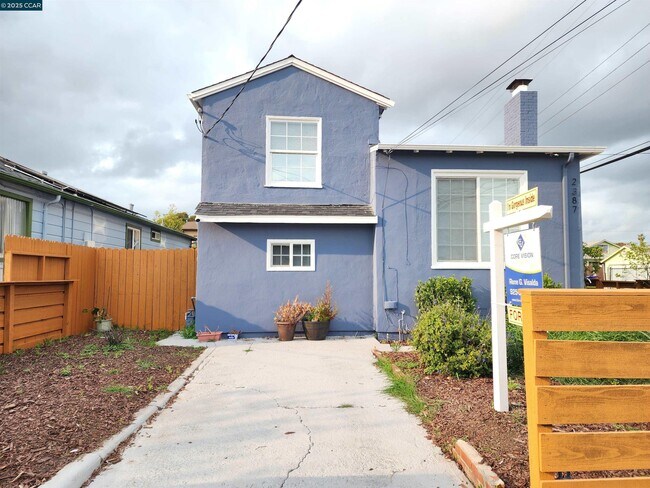 2387 Humphrey Ave in Richmond, CA - Building Photo - Building Photo