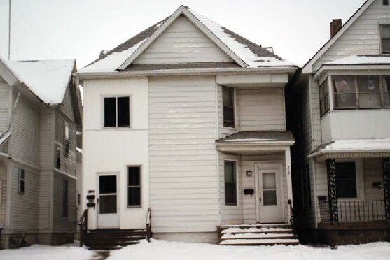 215-219 N Washington Ave in Kankakee, IL - Building Photo