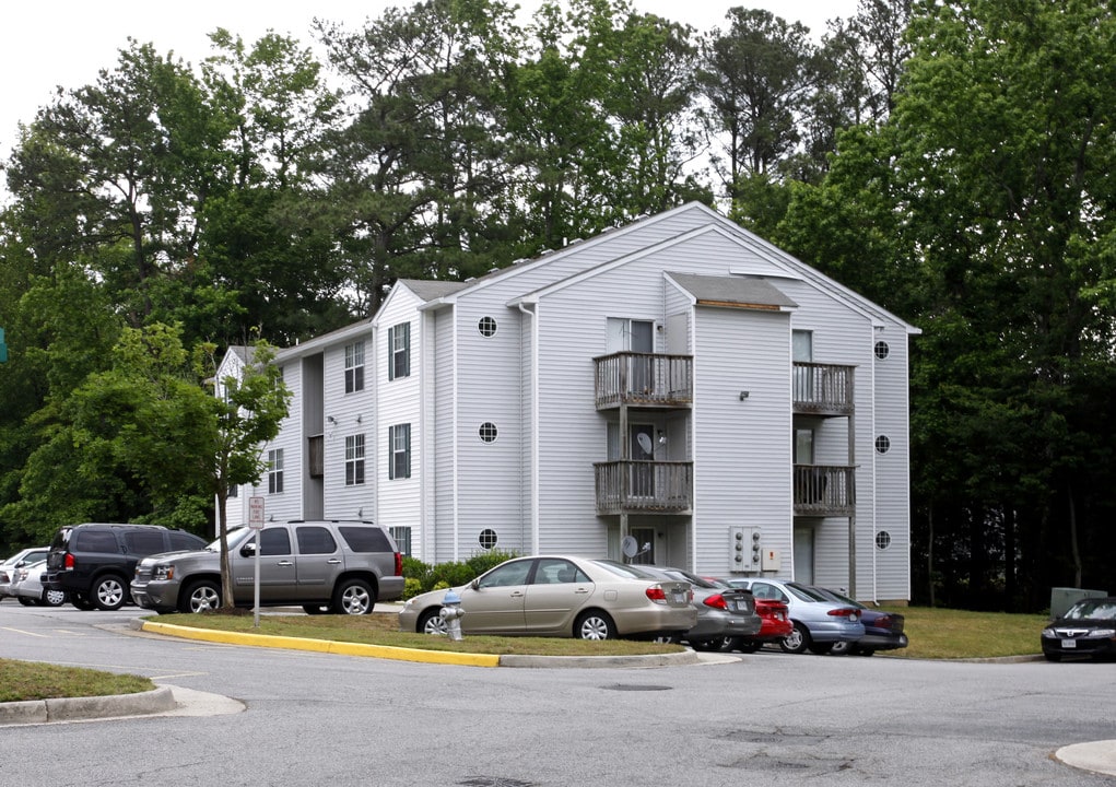 Sadler Pond Apartments in Suffolk, VA - Building Photo