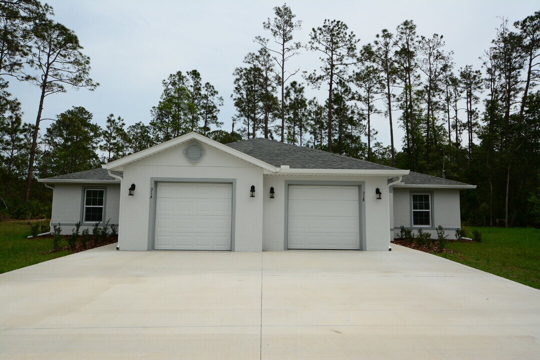 31 Zoeller Ct in Palm Coast, FL - Building Photo