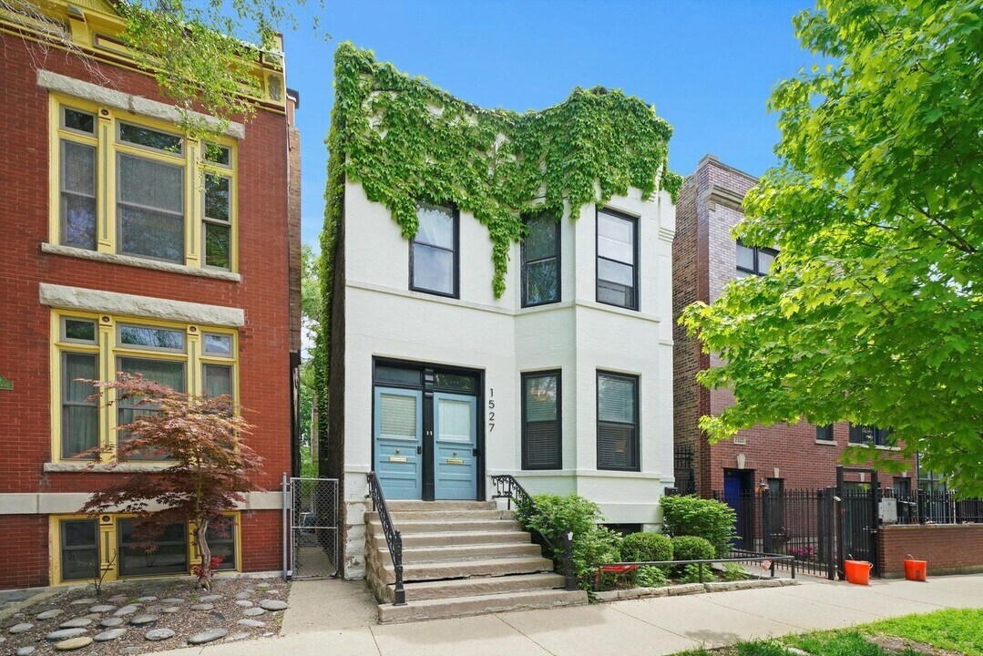 1527 N Claremont Ave in Chicago, IL - Building Photo