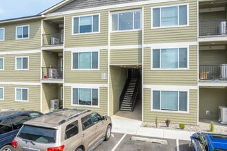 Splashdown Apartments in Spokane Valley, WA - Building Photo - Building Photo