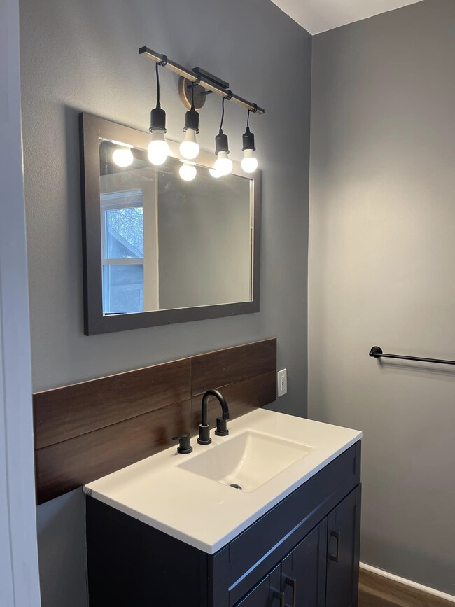 308 5th St, Unit #2 in Ludington, MI - Building Photo - Building Photo