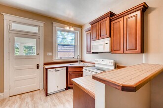 1811 E 23rd Ave in Denver, CO - Foto de edificio - Building Photo