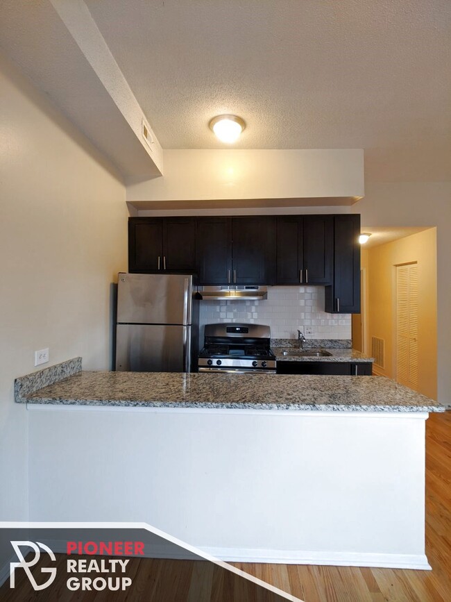 2519 N Lincoln Ave, Unit D3