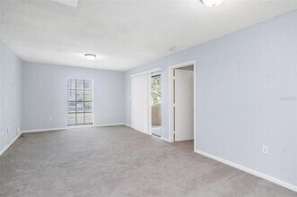4014 Ashford Green Pl in Tampa, FL - Building Photo - Building Photo