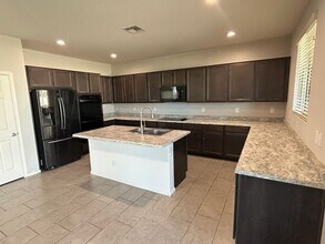 17922 W Tina Ln in Surprise, AZ - Building Photo - Building Photo