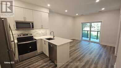 1100 Lackner Pl in Kitchener, ON - Building Photo - Building Photo
