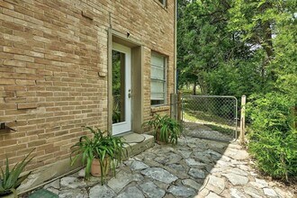 307 Stonewall Ln in Austin, TX - Building Photo - Building Photo