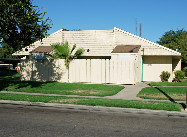 Kearney Cooley Plaza in Fresno, CA - Building Photo - Building Photo