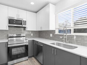 26 W Girard Ave in Salt Lake City, UT - Foto de edificio - Building Photo