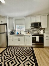 1145 53rd Ave N in St. Petersburg, FL - Foto de edificio - Building Photo