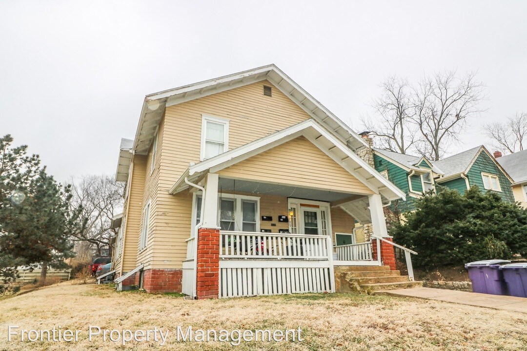 1709 Laramie St in Manhattan, KS - Building Photo