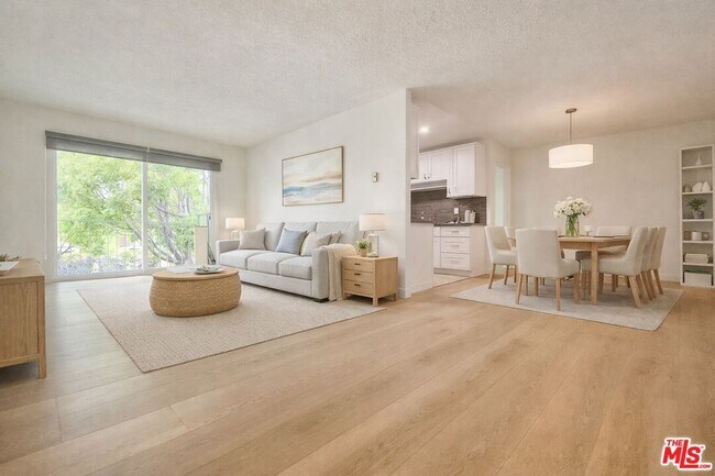 1724 Arizona Ave in Santa Monica, CA - Building Photo - Building Photo