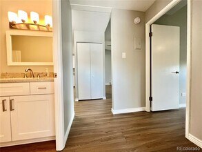 675 S Alton Way in Denver, CO - Building Photo - Building Photo