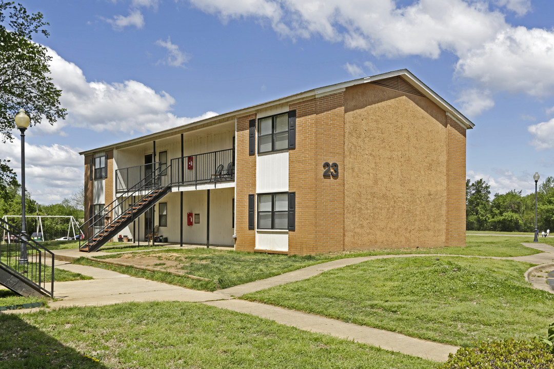 Armstrong Residences in Fort Smith, AR - Building Photo