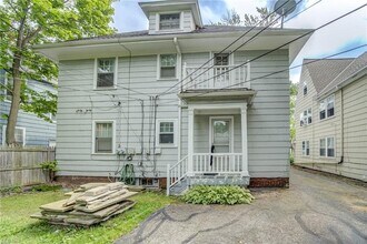 17611 Winslow Rd, Unit 2 in Shaker Heights, OH - Building Photo - Building Photo