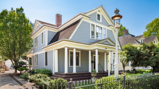 property at 124 S Pearl St
