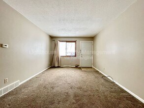 1054 Royal Oak St SW in Wyoming, MI - Building Photo - Building Photo