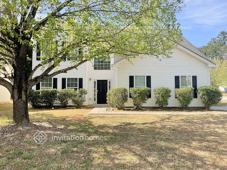 2756 Live Oak Trail in Atlanta, GA - Foto de edificio