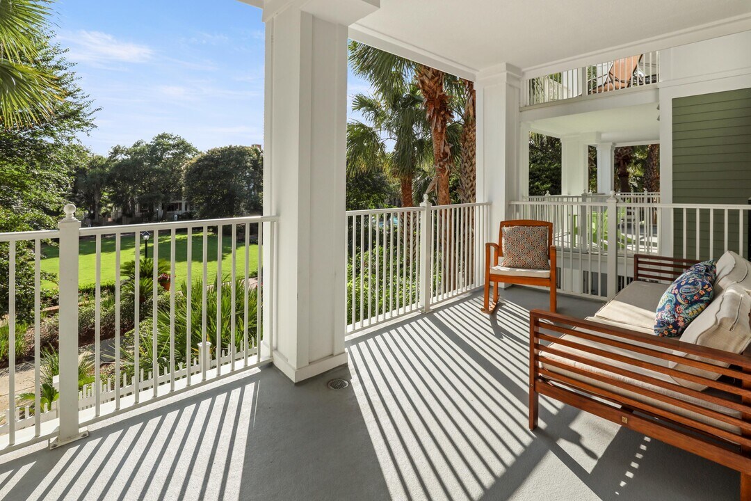 9300 Baytowne Wharf Blvd in Miramar Beach, FL - Building Photo