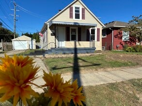 24231 Lambrecht Ave in Eastpointe, MI - Building Photo - Building Photo