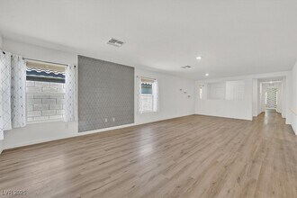 9736 Newcastle Spgs Ave in Las Vegas, NV - Building Photo - Building Photo
