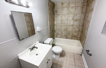 2825 Glendora Ave in Cincinnati, OH - Building Photo - Building Photo