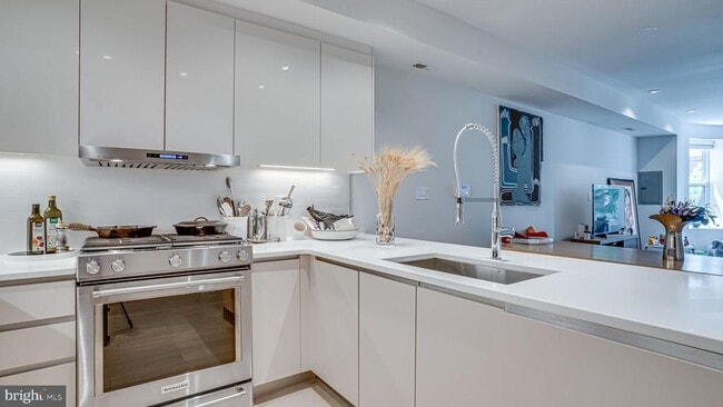 2003 1st St NW in Washington, DC - Building Photo - Building Photo