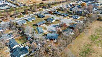 402 Trailside Ter in Springdale, AR - Building Photo - Building Photo