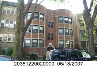 8205 S Drexel in Chicago, IL - Building Photo - Building Photo