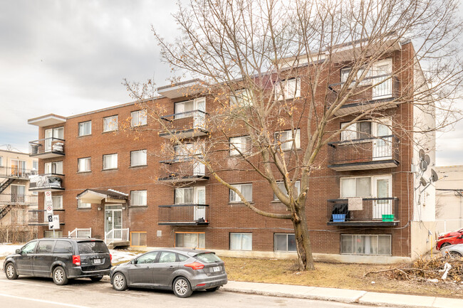 470 Robin Boul in Laval, QC - Building Photo - Building Photo