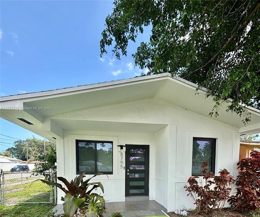 8795 NW 23rd Ave in Miami, FL - Building Photo