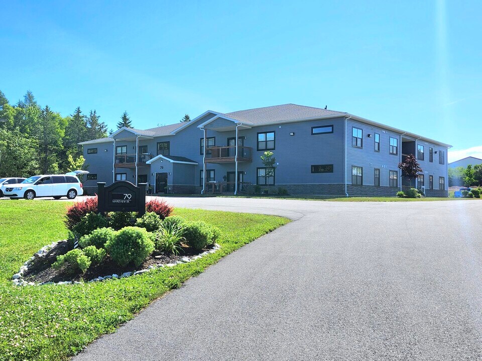 79 Mapleview Dr in Hampton, NB - Building Photo