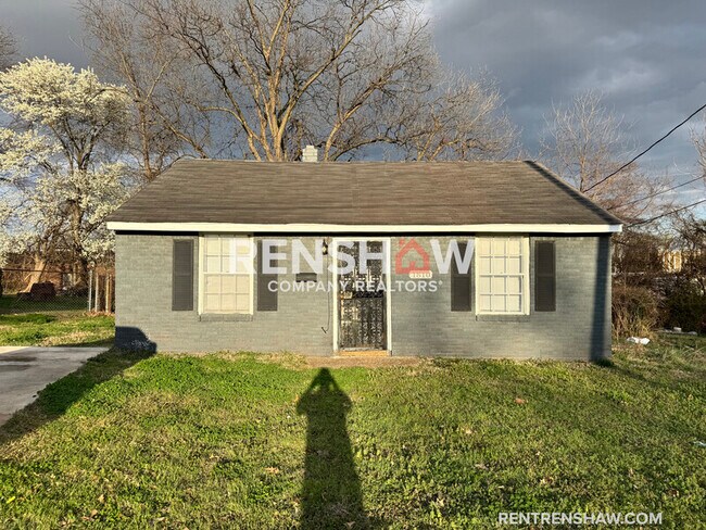 1810 Blair Hunt Dr in Memphis, TN - Building Photo - Building Photo