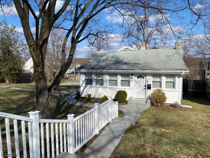 64 Dacotah Ave in Parsippany Troy Hills, NJ - Building Photo