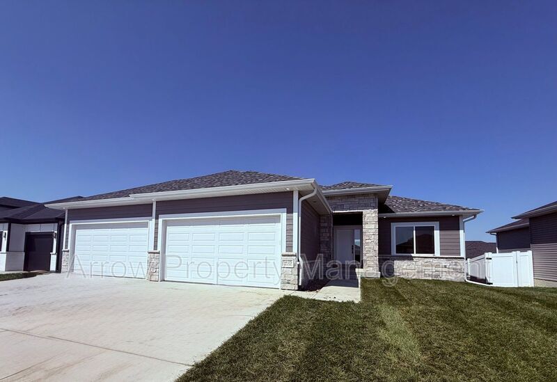 9425 Estela Ave in Lincoln, NE - Building Photo