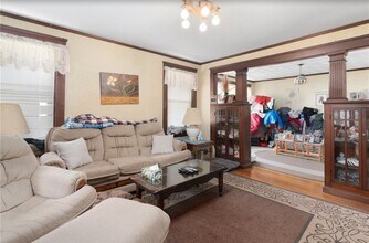 120 Pontiac Ave in Cranston, RI - Building Photo - Building Photo