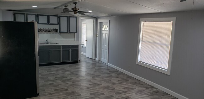 17038 Meridian Blvd in Hudson, FL - Building Photo - Building Photo