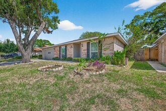 7414 Breccia Dr in Houston, TX - Building Photo - Building Photo