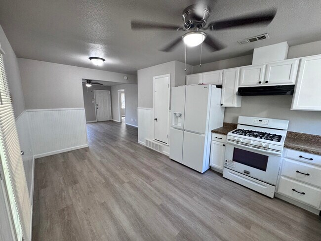 1222 SW 5th St in Grand Prairie, TX - Building Photo - Building Photo