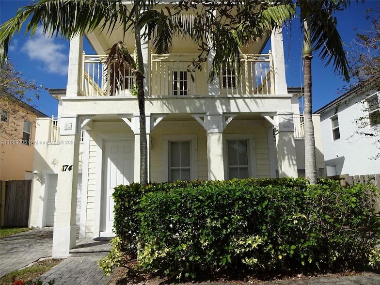 174 NE 32nd Terrace, Unit 2301-APT 355 in Homestead, FL - Building Photo